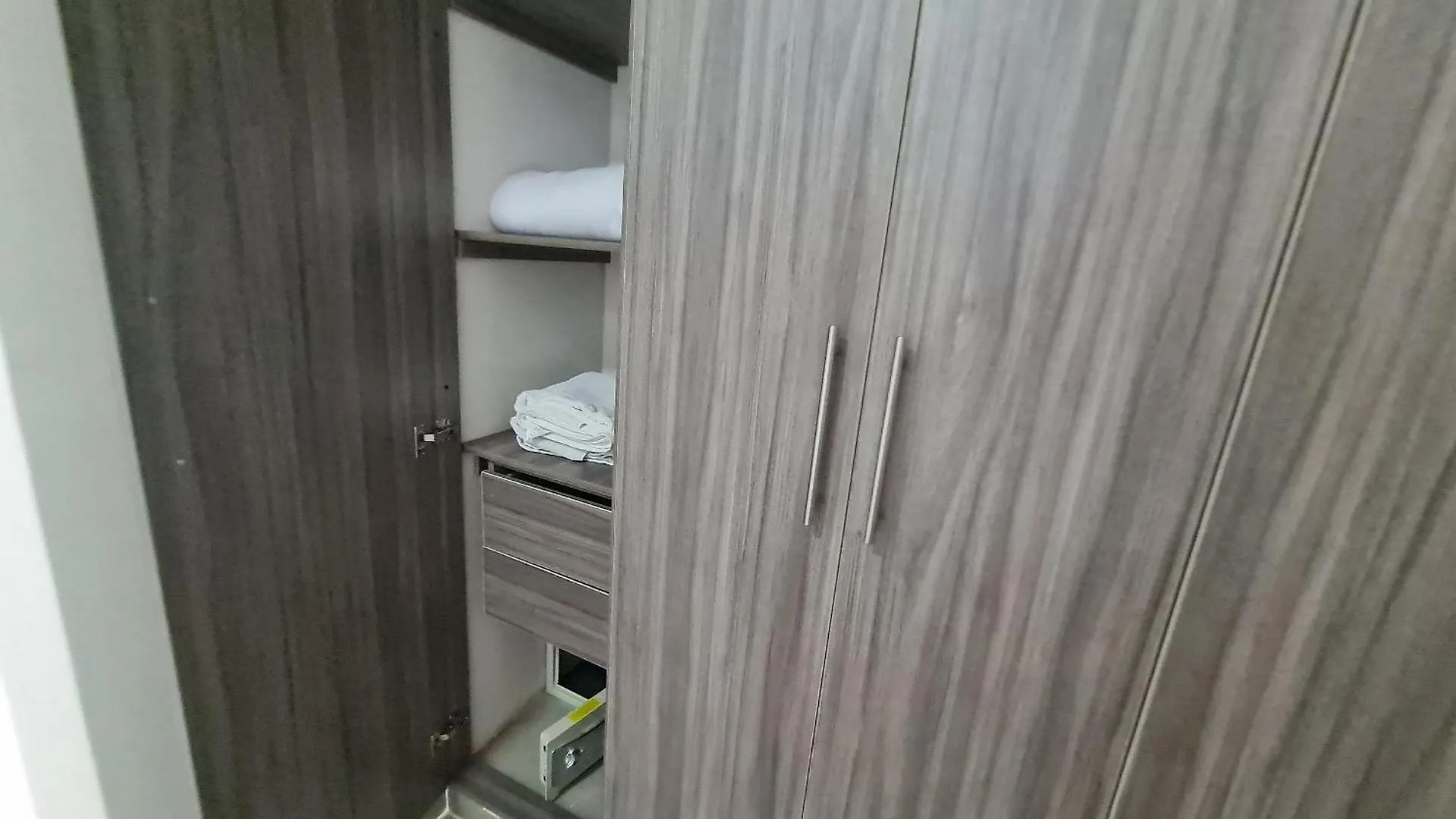 401 Moderno Aparta-Suite En Versalles Tipo Loft - Cali Tower Suites & Lofts 哥伦比亚